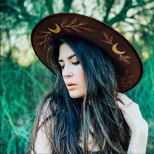 NWT swap?Luna bloom trixie hat